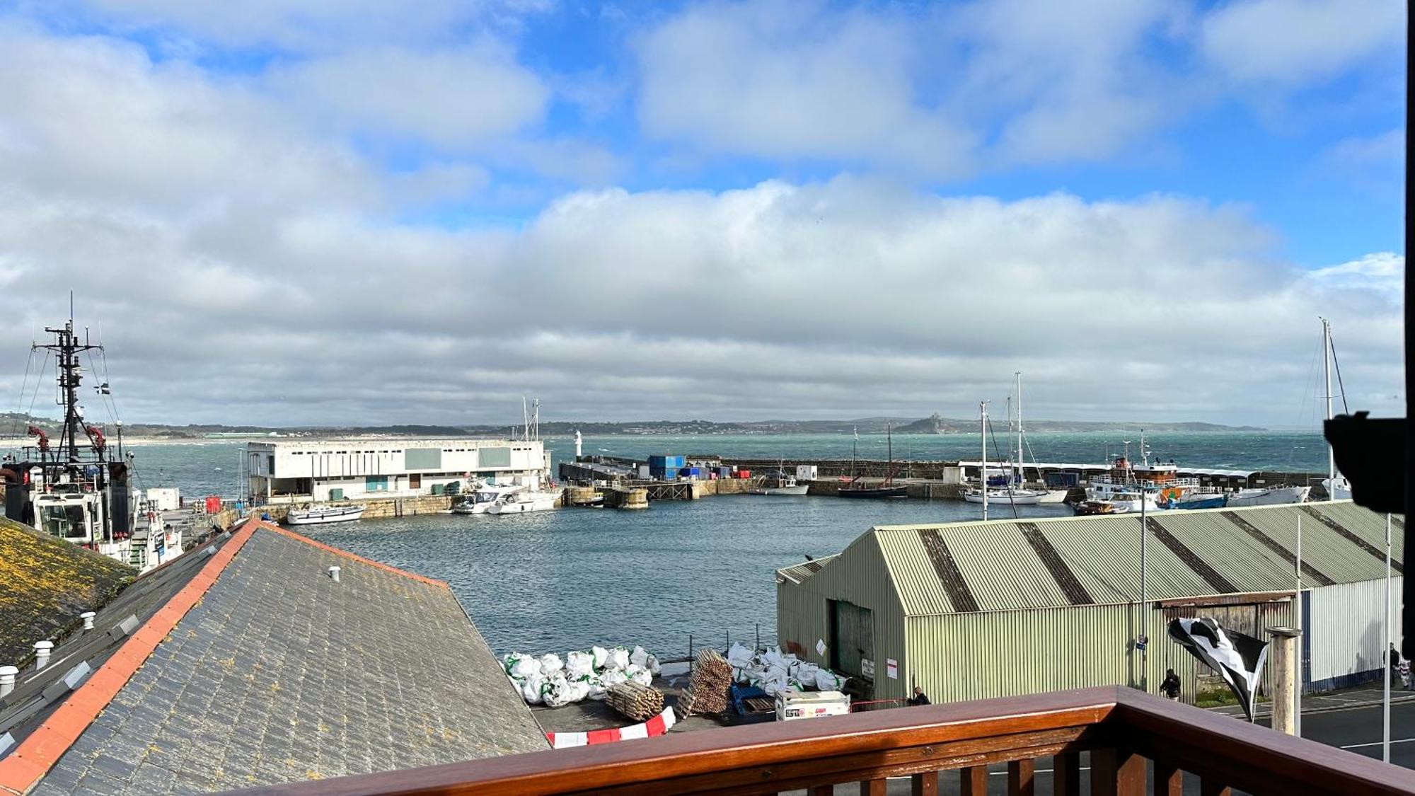 Penthouse 3 - Spacious Harbourside Apartment With Stunning Sea Views 彭赞斯 外观 照片