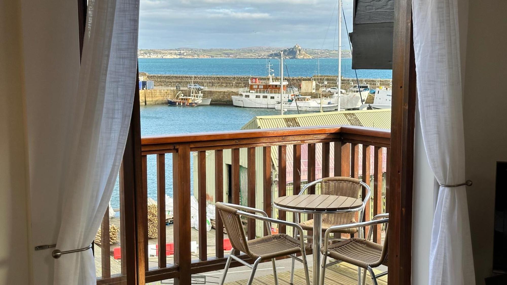 Penthouse 3 - Spacious Harbourside Apartment With Stunning Sea Views 彭赞斯 外观 照片
