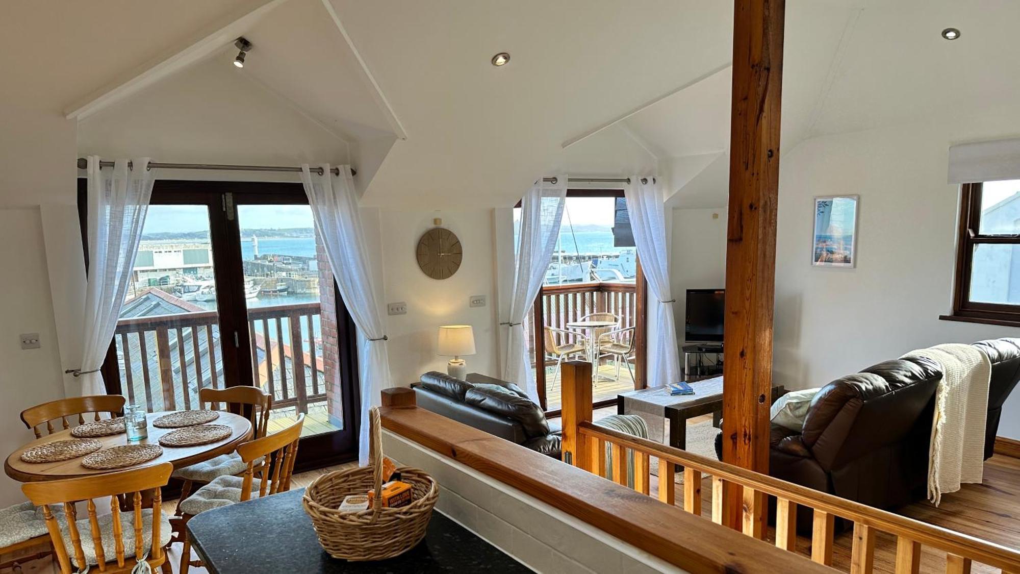 Penthouse 3 - Spacious Harbourside Apartment With Stunning Sea Views 彭赞斯 外观 照片